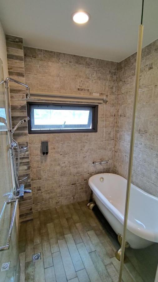 羅東夜市舒果shugo B&B 近清溝夜市 國旅卡特約店 配合手作早餐店及租車行 Luodong Exterior photo